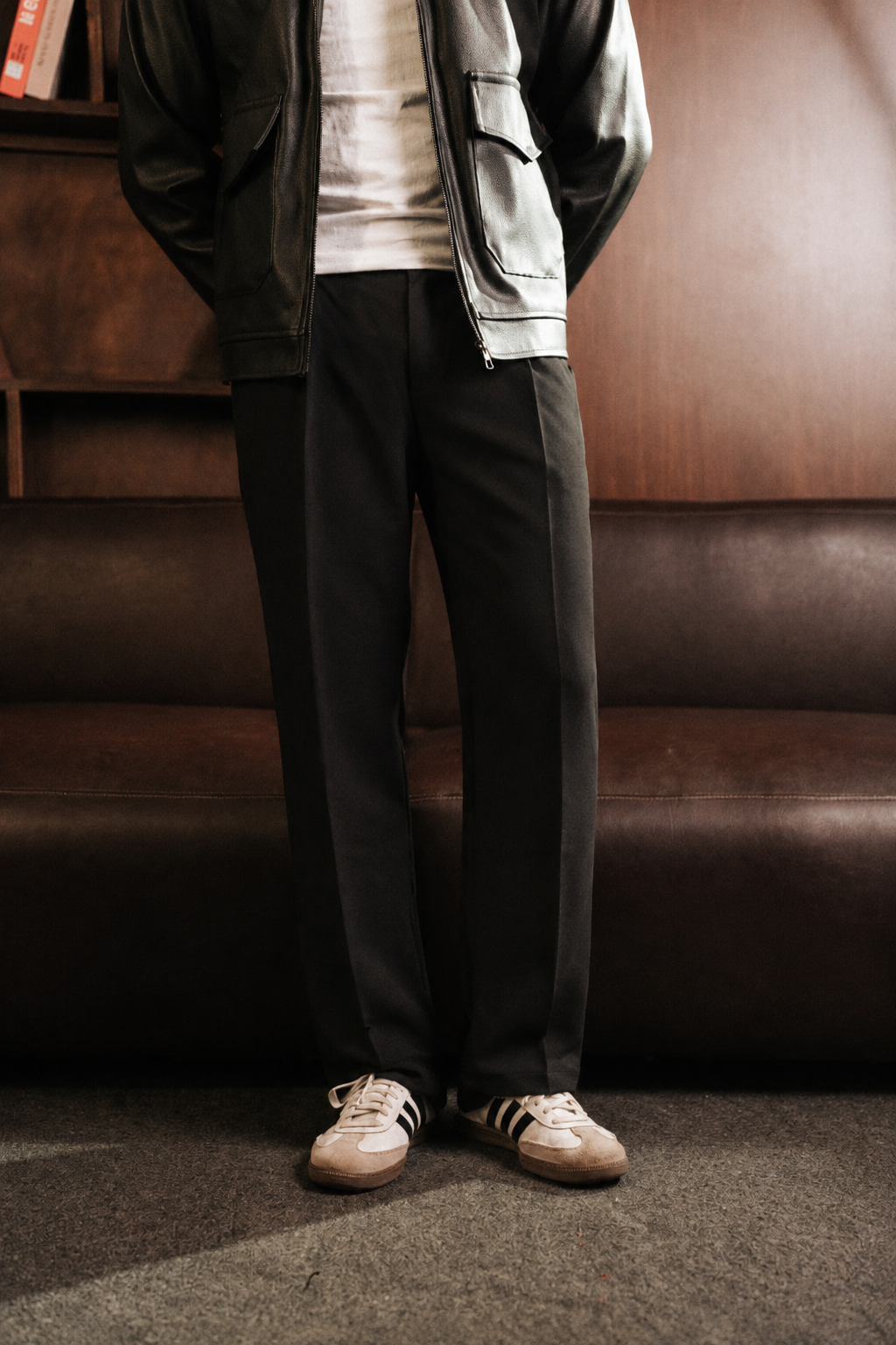 MEN'S RELAXED FIT PLEATED TROUSERS