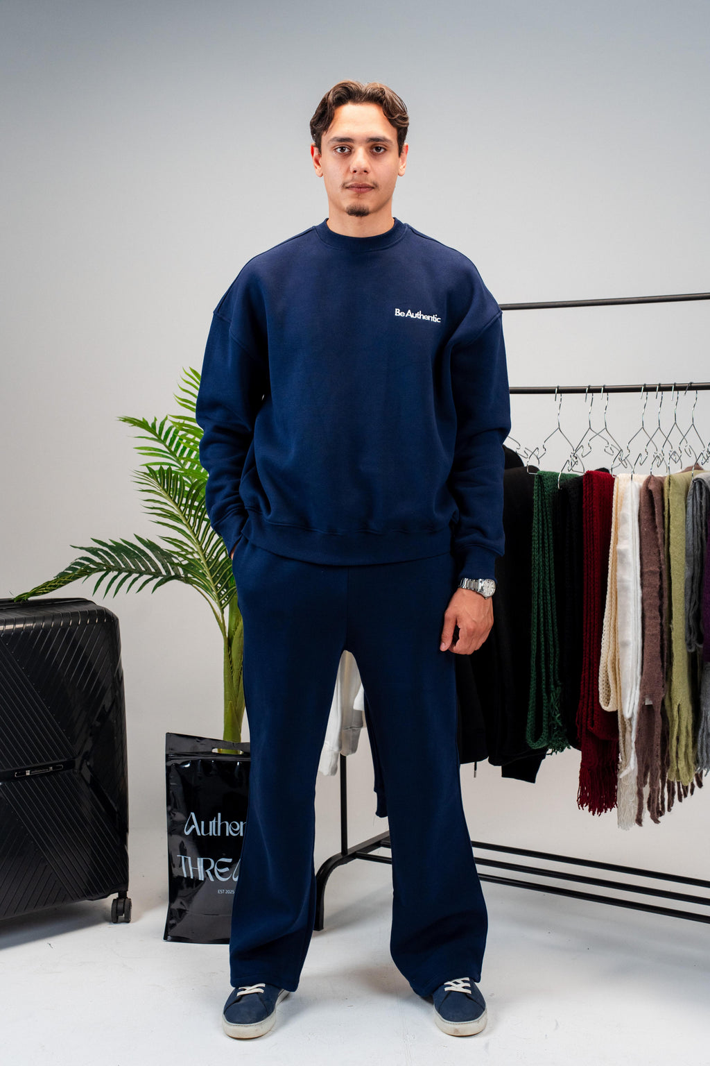 OVERSIZED NAVY BLUE CREWNECK