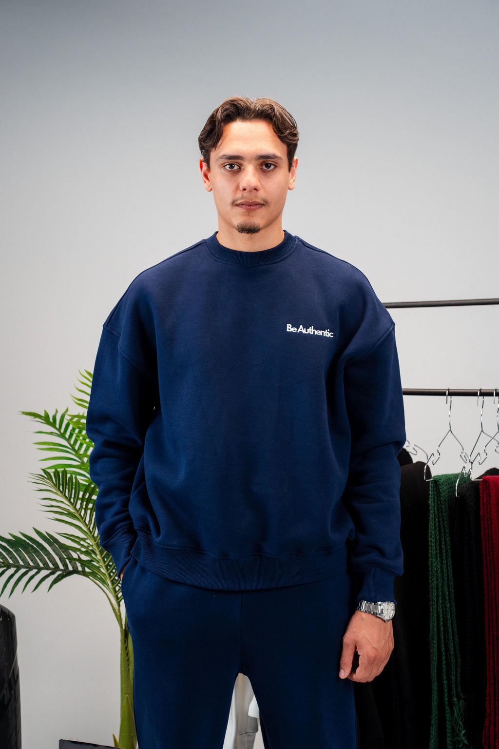 OVERSIZED NAVY BLUE CREWNECK