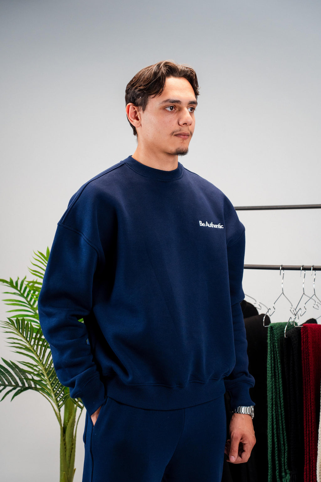 OVERSIZED NAVY BLUE CREWNECK