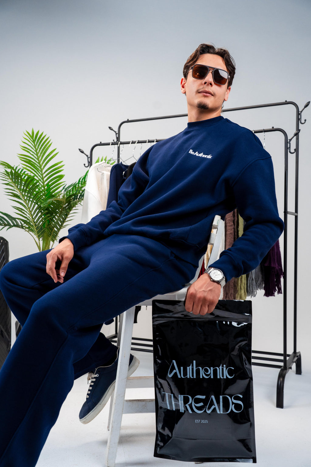 OVERSIZED NAVY BLUE CREWNECK