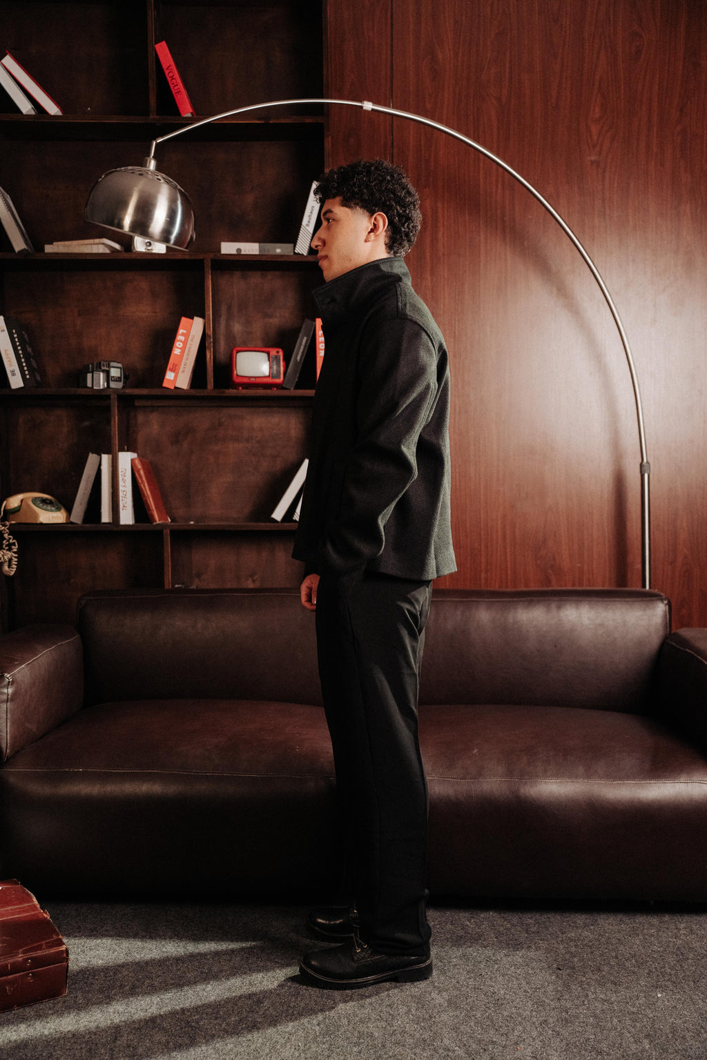 MEN'S RELAXED FIT PLEATED TROUSERS