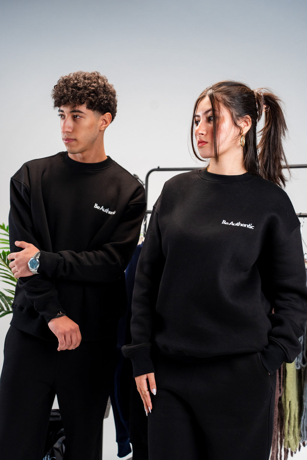 OVERSIZED BLACK CREWNECK