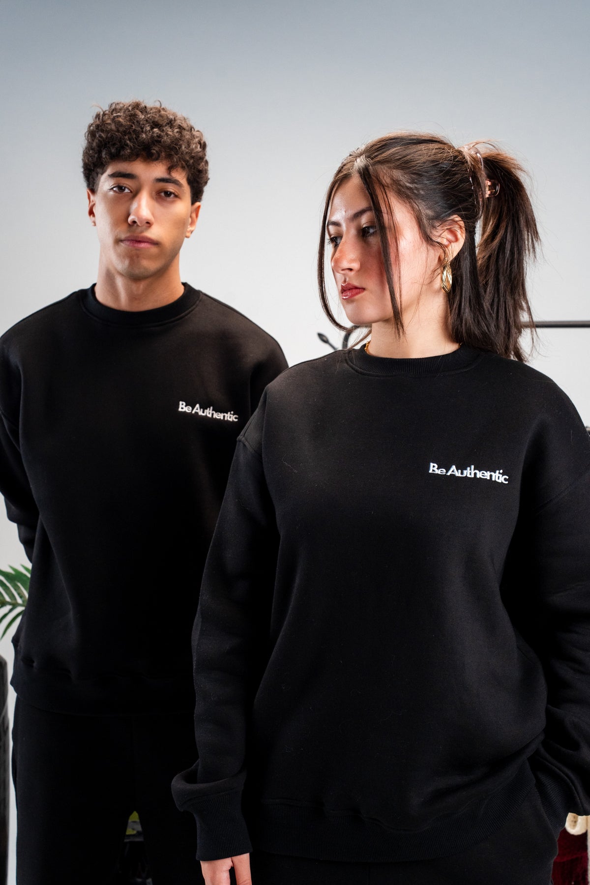 OVERSIZED BLACK CREWNECK
