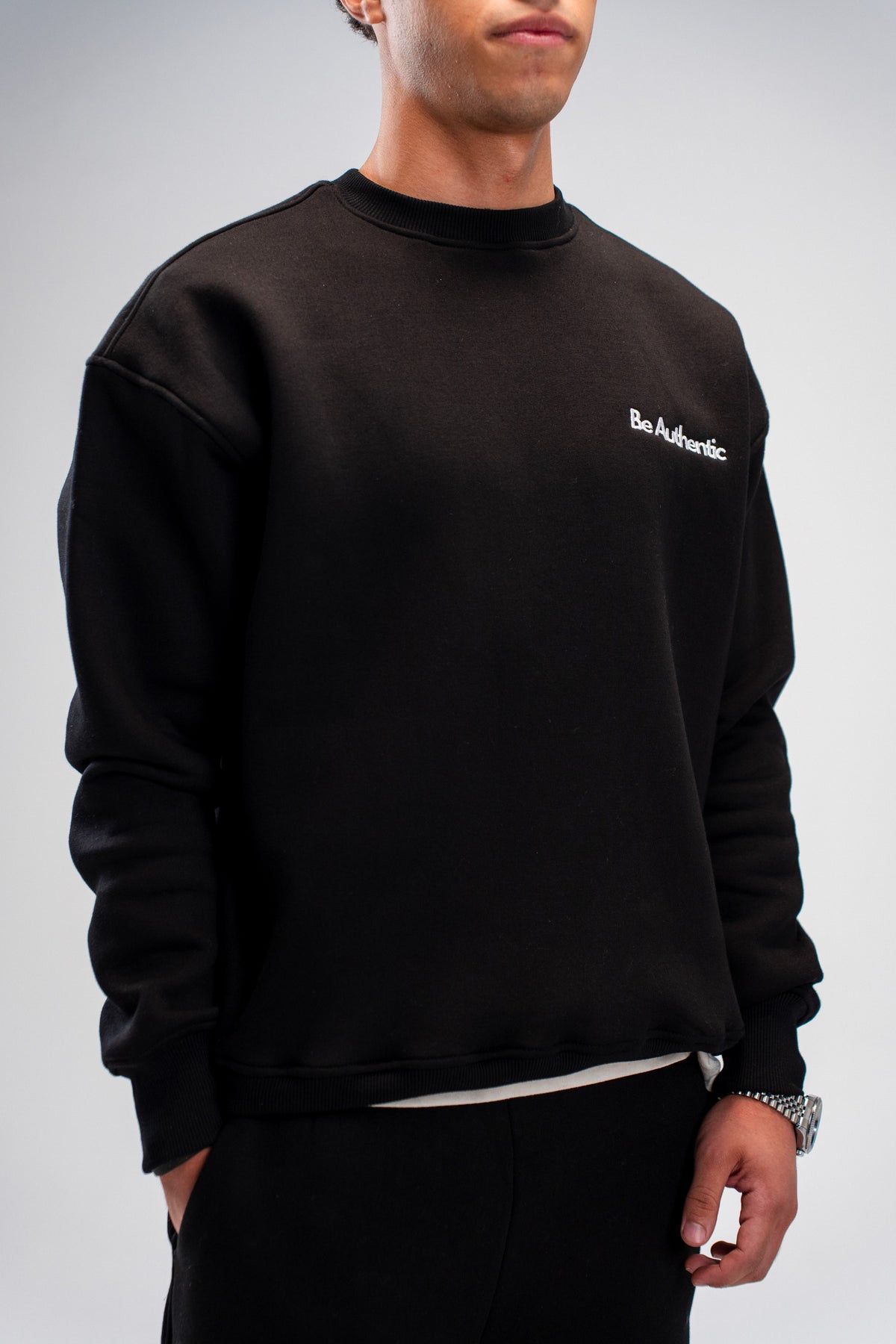 OVERSIZED BLACK CREWNECK