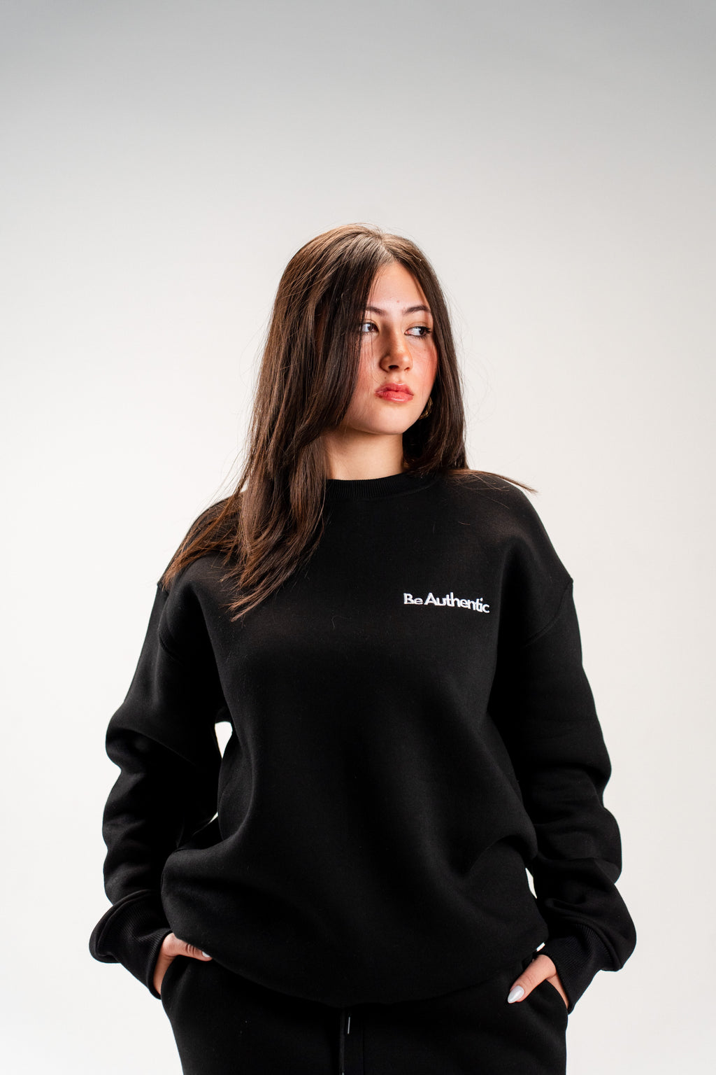 OVERSIZED BLACK CREWNECK
