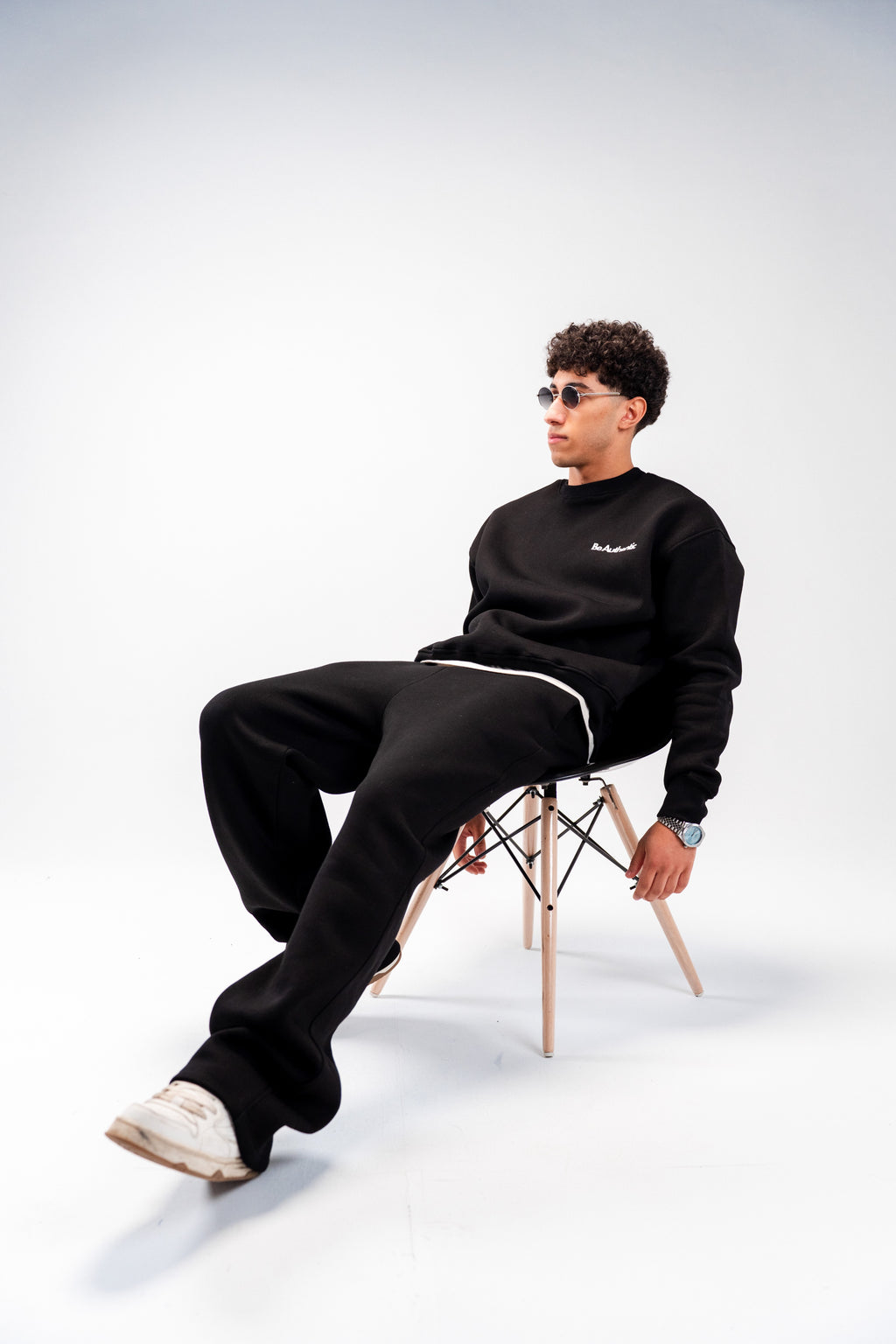 BLACK SWEATPANTS