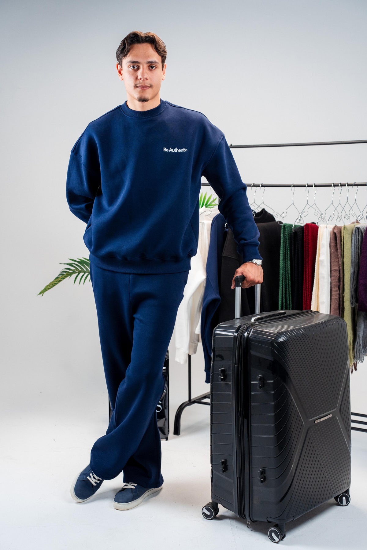 NAVY BLUE SWEATPANTS